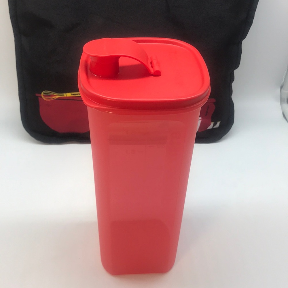 Tupperware Bottle Aqua Fresh 2 Liter